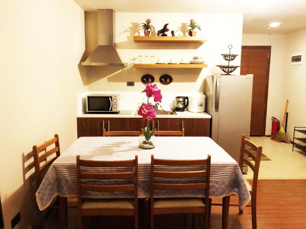 Splendido Tagagtay Taal Lake Staycation Free Parking Netflix No Free Pool Tagaytay City Exterior photo
