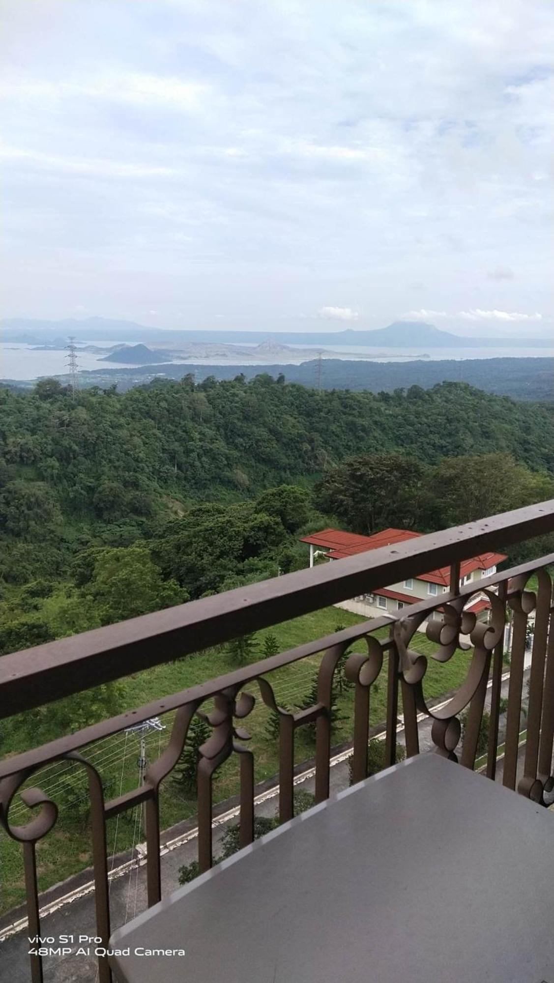 Splendido Tagagtay Taal Lake Staycation Free Parking Netflix No Free Pool Tagaytay City Exterior photo