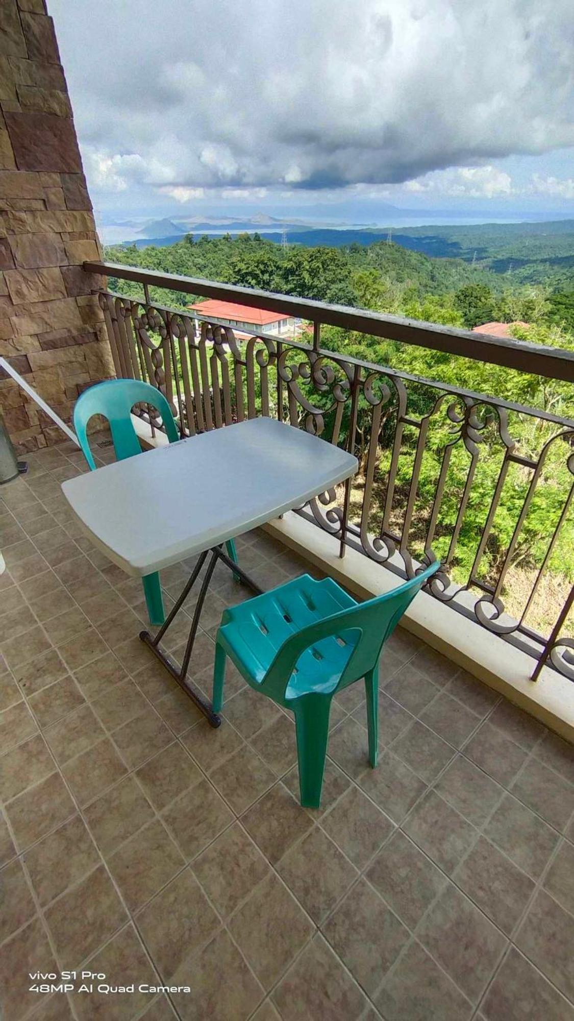 Splendido Tagagtay Taal Lake Staycation Free Parking Netflix No Free Pool Tagaytay City Exterior photo