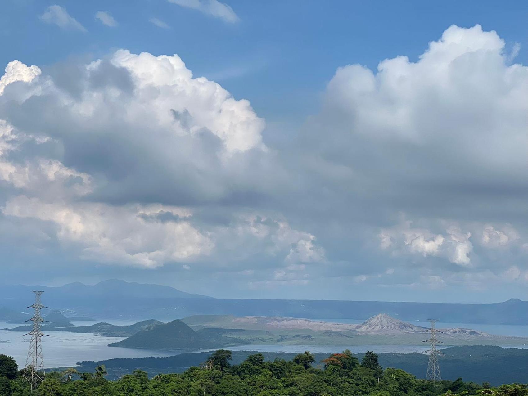 Splendido Tagagtay Taal Lake Staycation Free Parking Netflix No Free Pool Tagaytay City Exterior photo