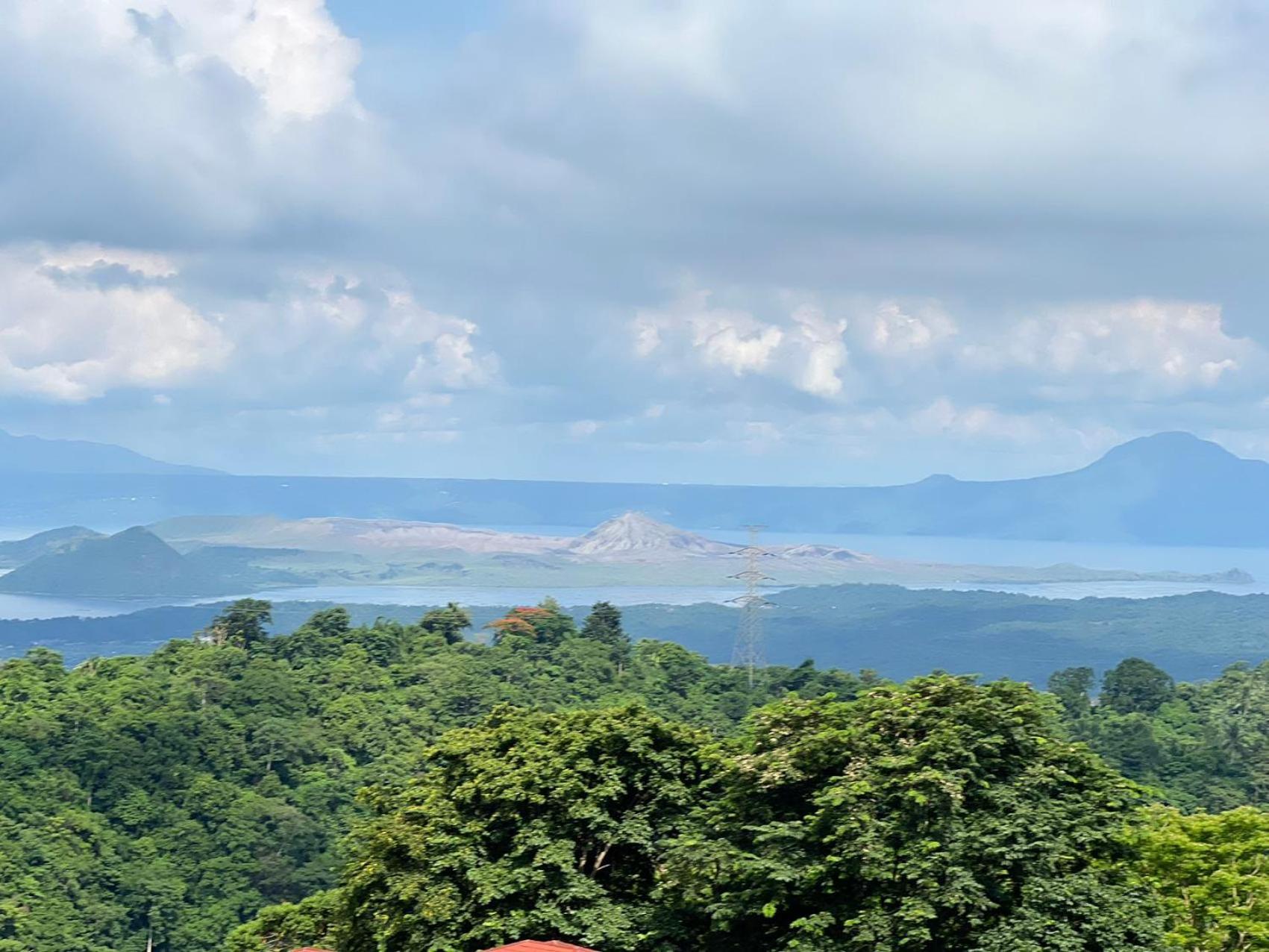 Splendido Tagagtay Taal Lake Staycation Free Parking Netflix No Free Pool Tagaytay City Exterior photo