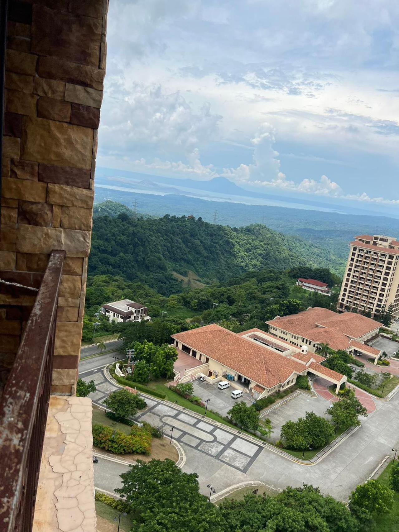 Splendido Tagagtay Taal Lake Staycation Free Parking Netflix No Free Pool Tagaytay City Exterior photo