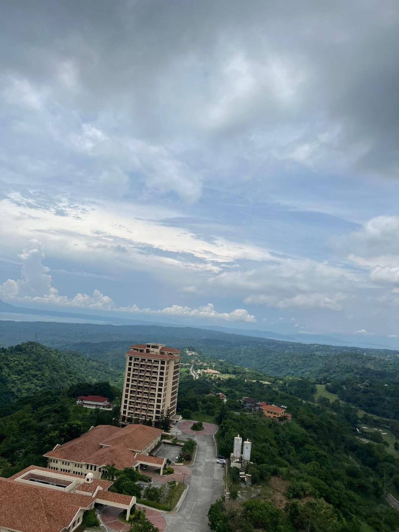 Splendido Tagagtay Taal Lake Staycation Free Parking Netflix No Free Pool Tagaytay City Exterior photo