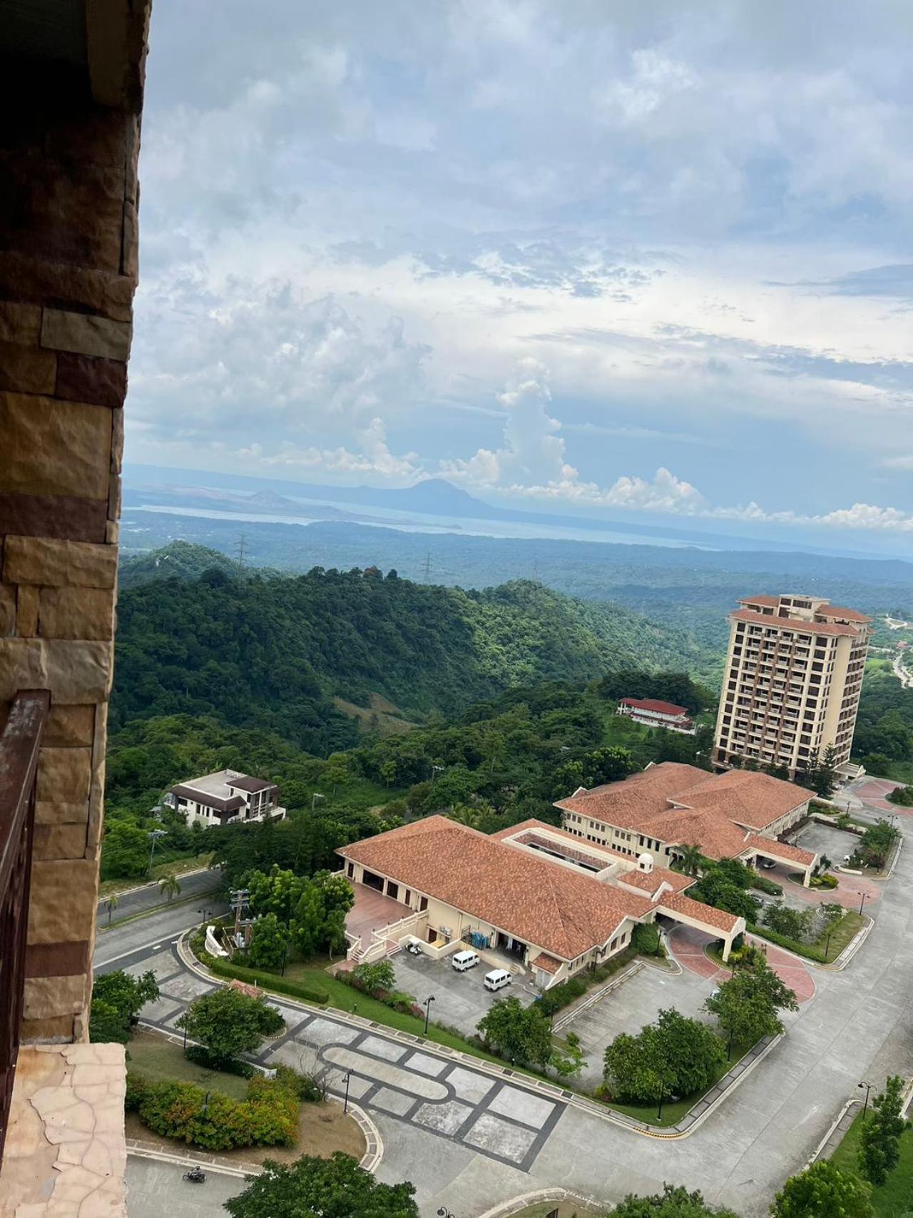 Splendido Tagagtay Taal Lake Staycation Free Parking Netflix No Free Pool Tagaytay City Exterior photo